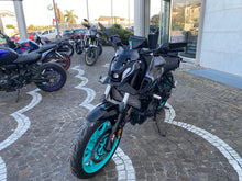 Carica l'immagine nel visualizzatore di Gallery, YAMAHA MT 07 - 2024 - KM 4979