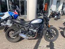 Carica l'immagine nel visualizzatore di Gallery, DUCATI SCRAMBLER 800 ICON DARK - 2021 - KM 23352