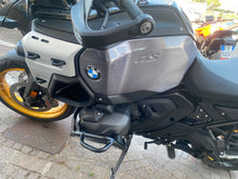 Carica l'immagine nel visualizzatore di Gallery, BMW R 1300 GS ADVENTURE TRIPLE BLACK - 2026 - KM 7064