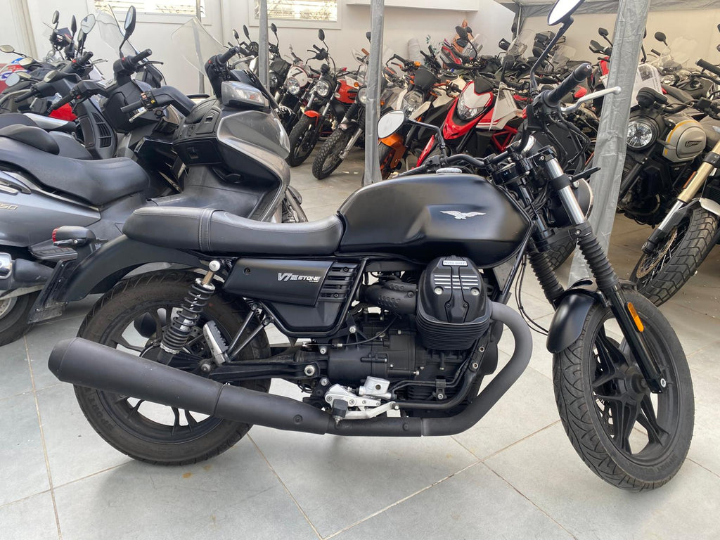 MOTO GUZZI V7 III STONE - 2018 - KM 19981