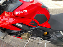 Carica l'immagine nel visualizzatore di Gallery, DUCATI STREETFIGHTER V4 - 2021 - KM 40661