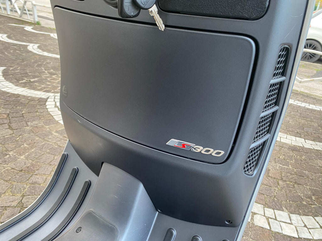 VESPA GTS 300 SUPER SPORT - 2021 - KM 8149