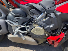 Carica l'immagine nel visualizzatore di Gallery, DUCATI STREETFIGHTER V4 S - 2025 - KM 15790