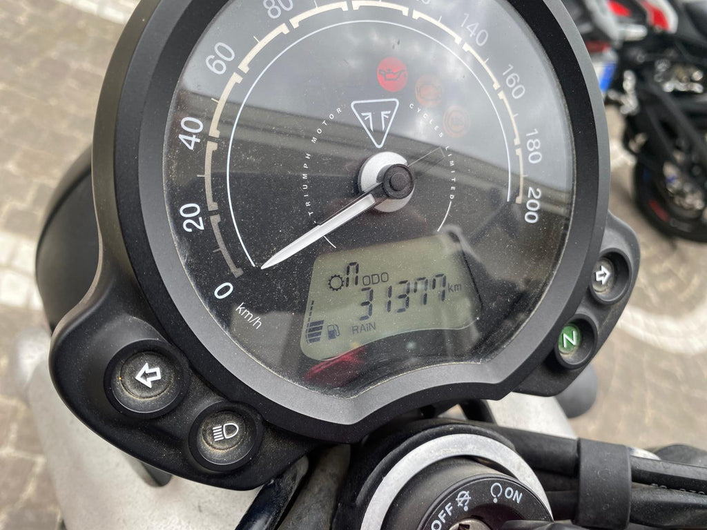 TRIUMPH STREET TWIN - 2019 - KM 31377