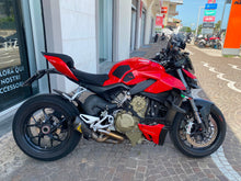 Carica l'immagine nel visualizzatore di Gallery, DUCATI STREETFIGHTER V4 - 2021 - KM 40661