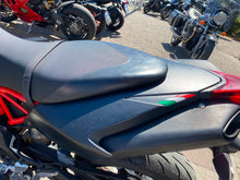 Carica l'immagine nel visualizzatore di Gallery, APRILIA DORSODURO 900 - 2017 - KM 19362