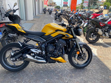 Carica l'immagine nel visualizzatore di Gallery, TRIUMPH STREET TRIPLE 765 RS - 2024 - KM 16959