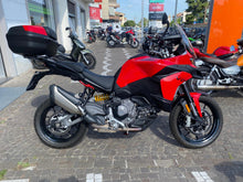 Carica l'immagine nel visualizzatore di Gallery, DUCATI MULTISTRADA V2 - 2025 - KM 1298