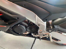 Carica l&#39;immagine nel visualizzatore di Gallery, APRILIA RSV4 - 2024 - KM 5207