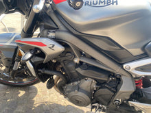 Carica l'immagine nel visualizzatore di Gallery, TRIUMPH STREET TRIPLE R - 2021 - KM 18899