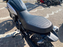Carica l'immagine nel visualizzatore di Gallery, DUCATI SCRAMBLER 1100 DARK - 2023 - KM 6880