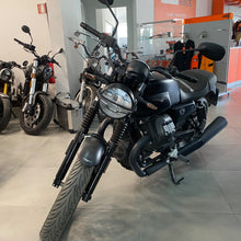 Carica l'immagine nel visualizzatore di Gallery, MOTO GUZZI V7 STONE - 2024 - KM 1166