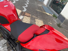 Carica l'immagine nel visualizzatore di Gallery, DUCATI STREETFIGHTER V4 S - 2024 - KM 19049