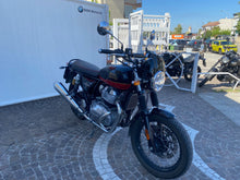 Carica l'immagine nel visualizzatore di Gallery, ROYAL ENFIELD INTERCEPTOR 650 - 2024 - KM 19530