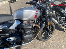 Carica l'immagine nel visualizzatore di Gallery, TRIUMPH SPEED TWIN 900 - 2025 - KM 1030