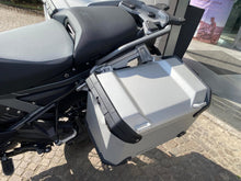 Carica l'immagine nel visualizzatore di Gallery, BMW R 1300 GS ADVENTURE TRIPLE BLACK - 2025 - KM 5996