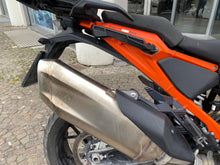 Carica l'immagine nel visualizzatore di Gallery, KTM 1290 SUPER ADVENTURE S - 2023 - KM 37919