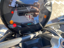 Carica l'immagine nel visualizzatore di Gallery, TRIUMPH TRIDENT 800 - 2026 - KM 1074