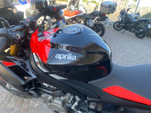 Carica l'immagine nel visualizzatore di Gallery, APRILIA TUONO 660 FACTORY - 2026 - KM 2585