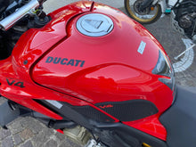 Carica l'immagine nel visualizzatore di Gallery, DUCATI STREETFIGHTER V4 - 2023 - KM 10367