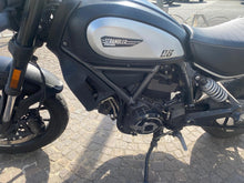 Carica l'immagine nel visualizzatore di Gallery, DUCATI SCRAMBLER 800 ICON DARK - 2021 - KM 23352