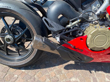 Carica l'immagine nel visualizzatore di Gallery, DUCATI PANIGALE V4 - 2024 - KM 2383