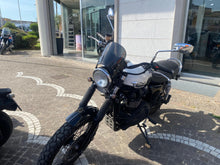 Carica l'immagine nel visualizzatore di Gallery, TRIUMPH SCRAMBLER 900 - 2015 - KM 14352