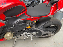 Carica l'immagine nel visualizzatore di Gallery, DUCATI STREETFIGHTER V4 S - 2025 - KM 4808