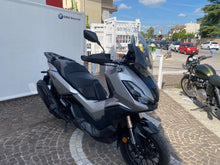 Carica l'immagine nel visualizzatore di Gallery, HONDA ADV 350 - 2022 - KM 14875