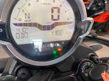 Carica l'immagine nel visualizzatore di Gallery, MOTO GUZZI V7 STONE - 2024 - KM 1166