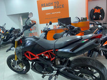 Carica l&#39;immagine nel visualizzatore di Gallery, APRILIA DORSODURO 900 - 2020 - KM 4875