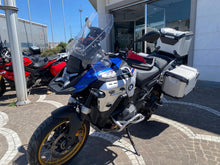 Carica l'immagine nel visualizzatore di Gallery, BMW R 1300 GS ADVENTURE TROPHY - 2025 - KM 4490
