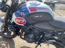 Carica l'immagine nel visualizzatore di Gallery, TRIUMPH TRIDENT 660 TRIBUTE - 2024 - KM 3464