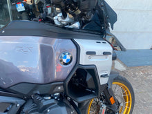 Carica l'immagine nel visualizzatore di Gallery, BMW R 1300 GS ADVENTURE TRIPLE BLACK - 2026 - KM 7064