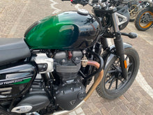 Carica l'immagine nel visualizzatore di Gallery, TRIUMPH SPEED TWIN 900 - 2024 - KM 11933