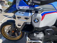 Carica l'immagine nel visualizzatore di Gallery, BMW R 1300 GS ADVENTURE TROPHY - 2025 - KM 4490