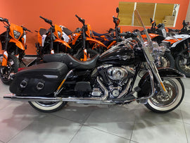 HARLEY DAVIDSON 103 ROAD KING CLASSIC FLHRC - 2013 - KM 6868