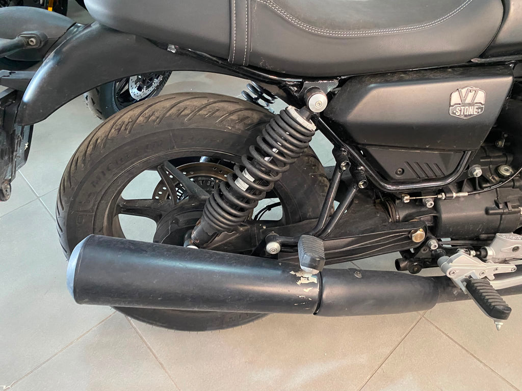 MOTO GUZZI V7 STONE - 2024 - KM 1166