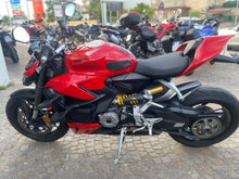 Carica l&#39;immagine nel visualizzatore di Gallery, DUCATI STREETFIGHTER V2 - 2023 - KM 7732