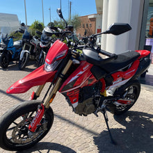 Carica l'immagine nel visualizzatore di Gallery, DUCATI HYPERMOTARD 698 - 2024 - KM 2912