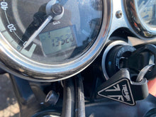 Carica l'immagine nel visualizzatore di Gallery, TRIUMPH BONNEVILLE T120 BLACk - 2023 - KM 13520