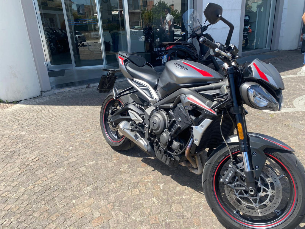 TRIUMPH STREET TRIPLE R - 2021 - KM 18899