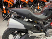 Carica l'immagine nel visualizzatore di Gallery, DUCATI MONSTER 696 + - 2010 - KM 46017