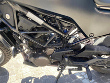 Carica l'immagine nel visualizzatore di Gallery, HUSQVARNA SVARTPILEN 125 - 2024 - KM 9383