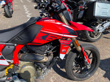 Carica l'immagine nel visualizzatore di Gallery, DUCATI HYPERMOTARD 698 - 2024 - KM 2912