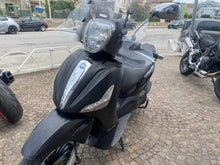 Carica l&#39;immagine nel visualizzatore di Gallery, PIAGGIO BEVERLY 300 - 2017 - KM 33547