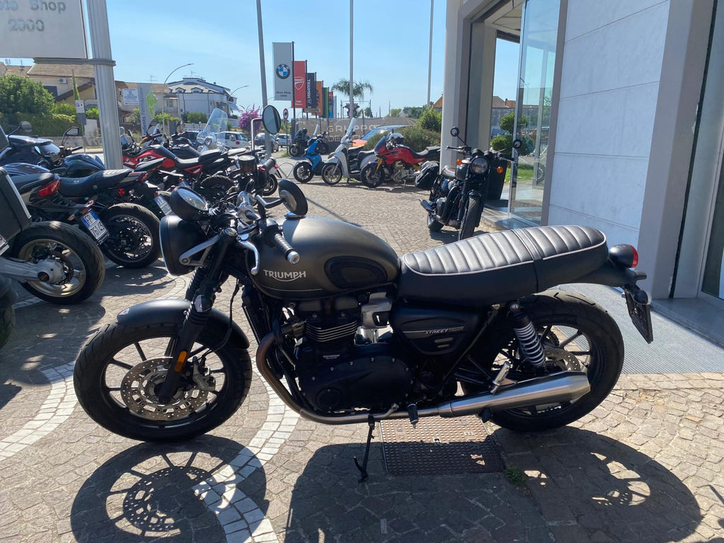 TRIUMPH STREET TWIN - 2021 - KM 10058