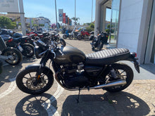 Carica l'immagine nel visualizzatore di Gallery, TRIUMPH STREET TWIN - 2021 - KM 10058