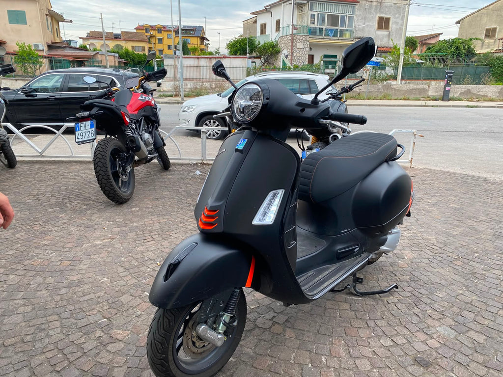 VESPA GTS 300 SUPER SPORT - 2024 - KM 1836