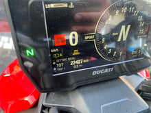 Carica l'immagine nel visualizzatore di Gallery, DUCATI STREETFIGHTER V4 S - 2020 - KM 22427